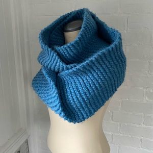 KNIT scarf